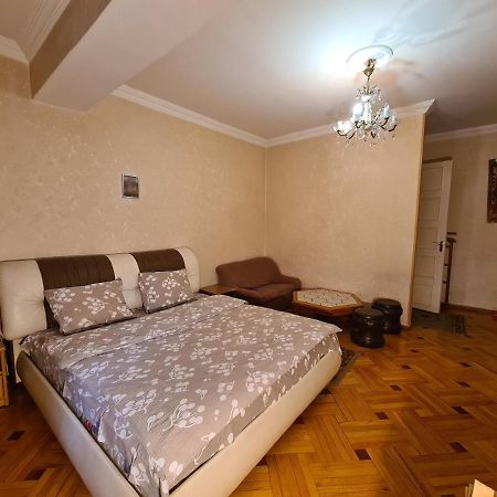 Hotel Bu Тбилиси Екстериор снимка