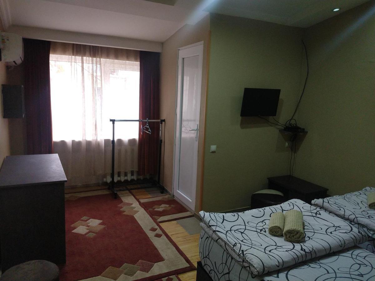 Hotel Bu Тбилиси Екстериор снимка