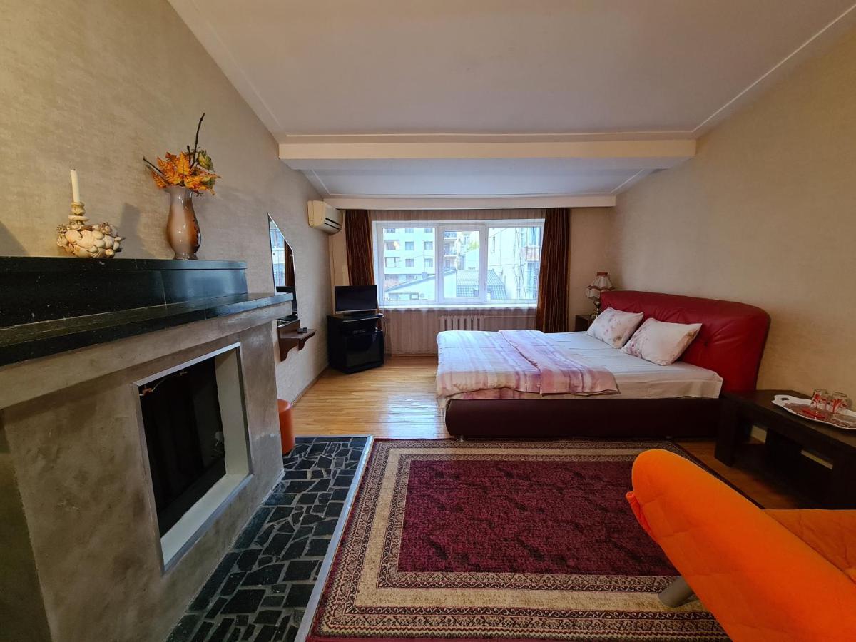 Hotel Bu Тбилиси Екстериор снимка