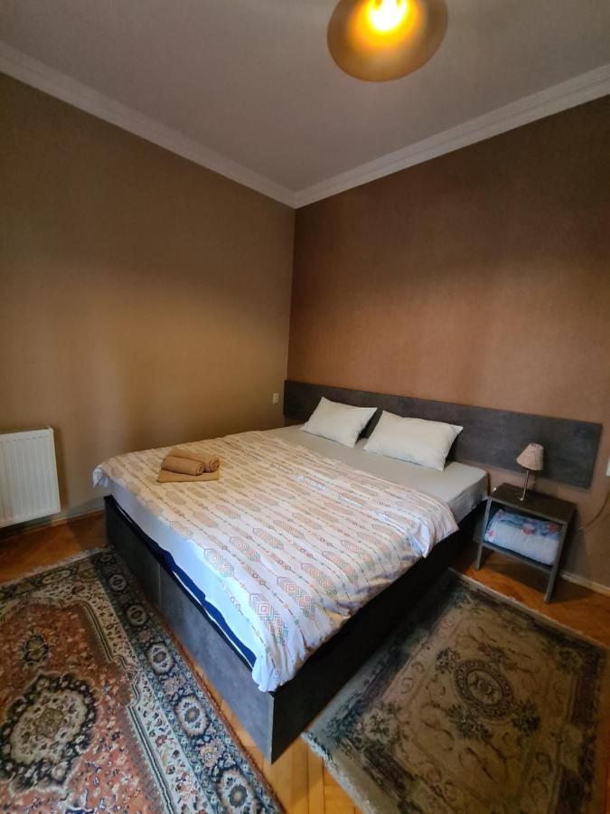 Hotel Bu Тбилиси Екстериор снимка