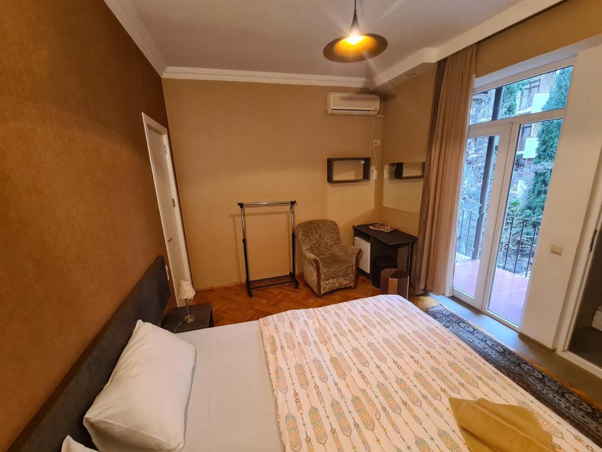 Hotel Bu Тбилиси Екстериор снимка