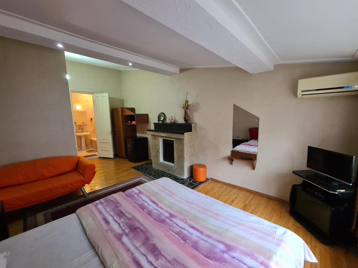 Hotel Bu Тбилиси Екстериор снимка