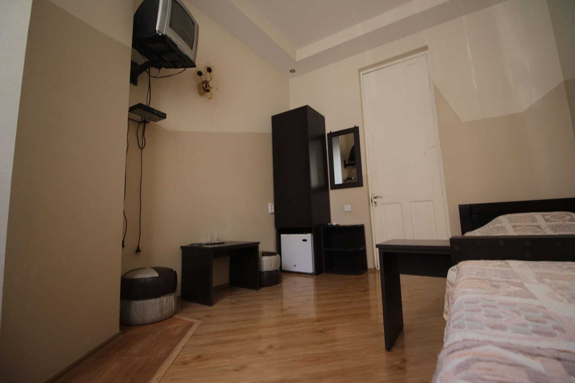 Hotel Bu Тбилиси Екстериор снимка